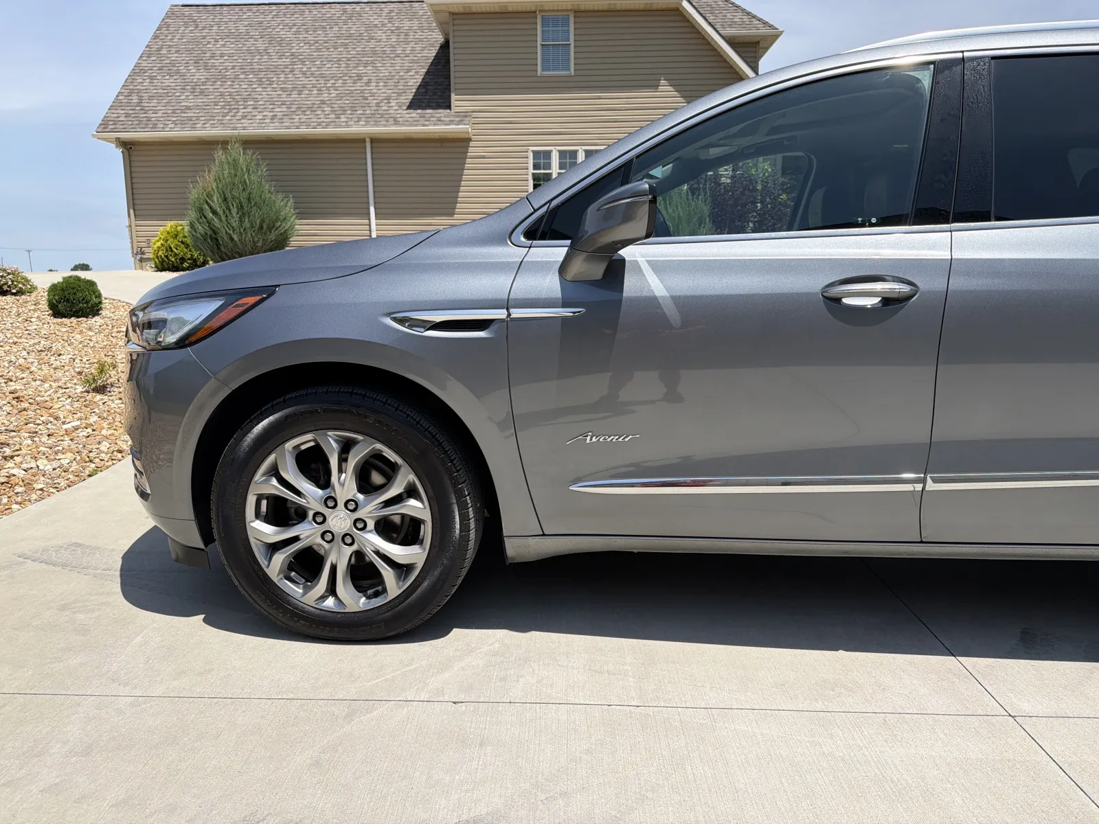 Buick Enclave photo 8