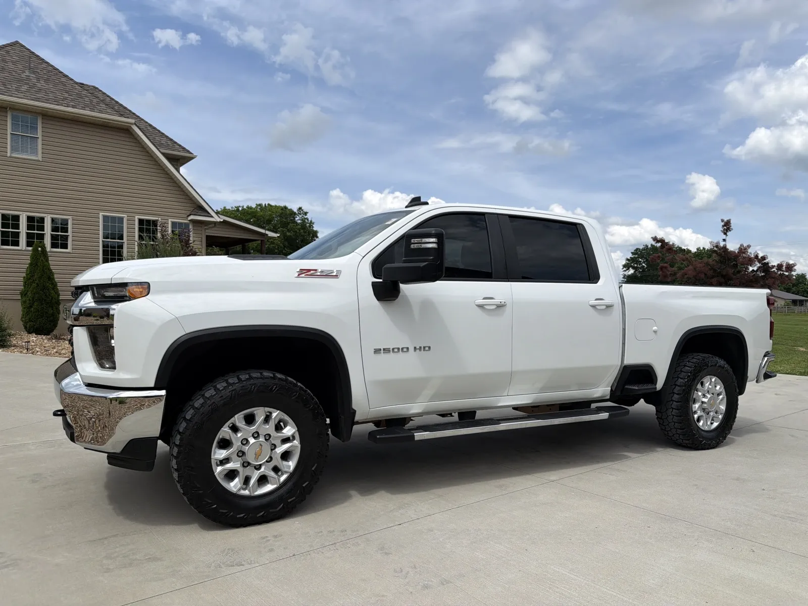 White 2021 CHEVROLET SILVERADO 2500 HEAVY DUTY LT for sale in Clinton, MO