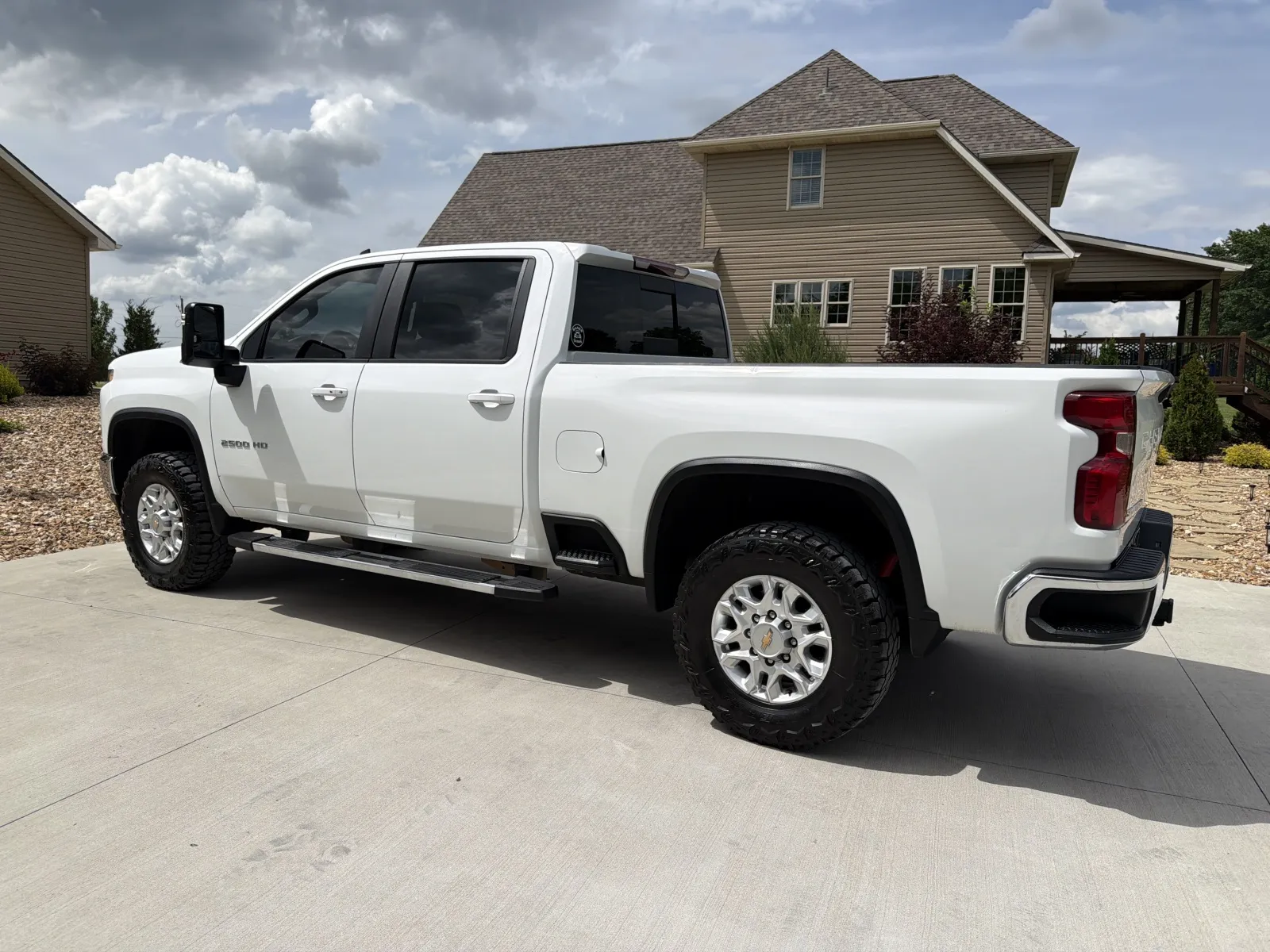 Photos of 2021 CHEVROLET SILVERADO 2500 HEAVY DUTY LT for sale in Clinton, MO at Banks Motors LLC