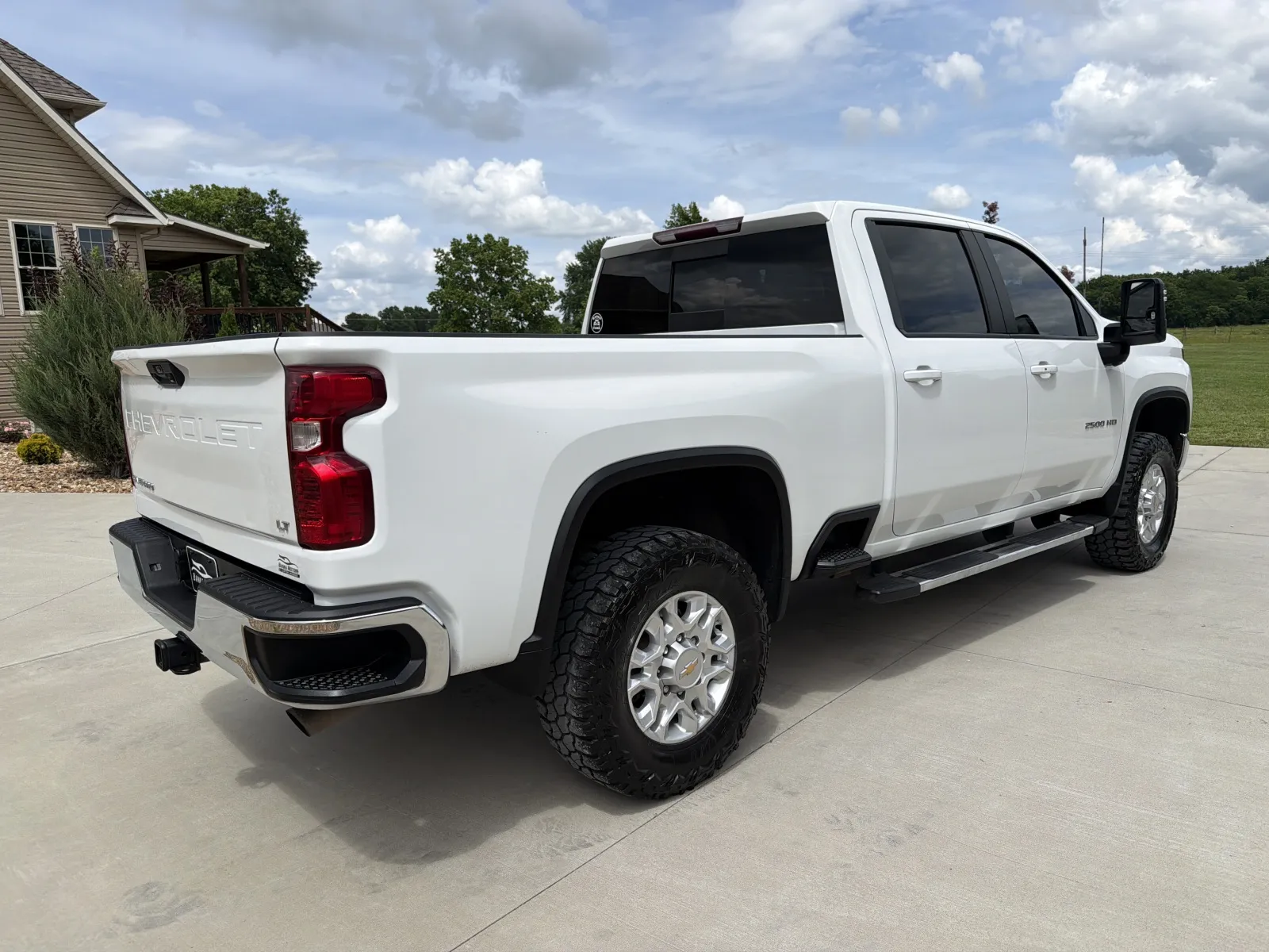More photos of 2021 CHEVROLET SILVERADO 2500 HEAVY DUTY LT at Banks Motors LLC, MO