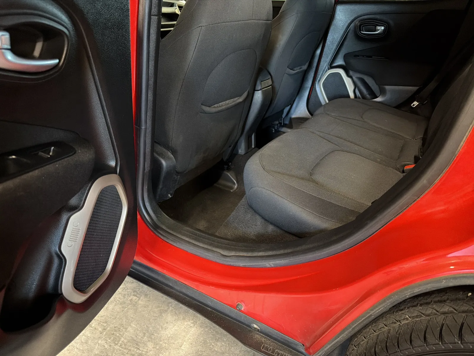 Jeep Renegade photo 15