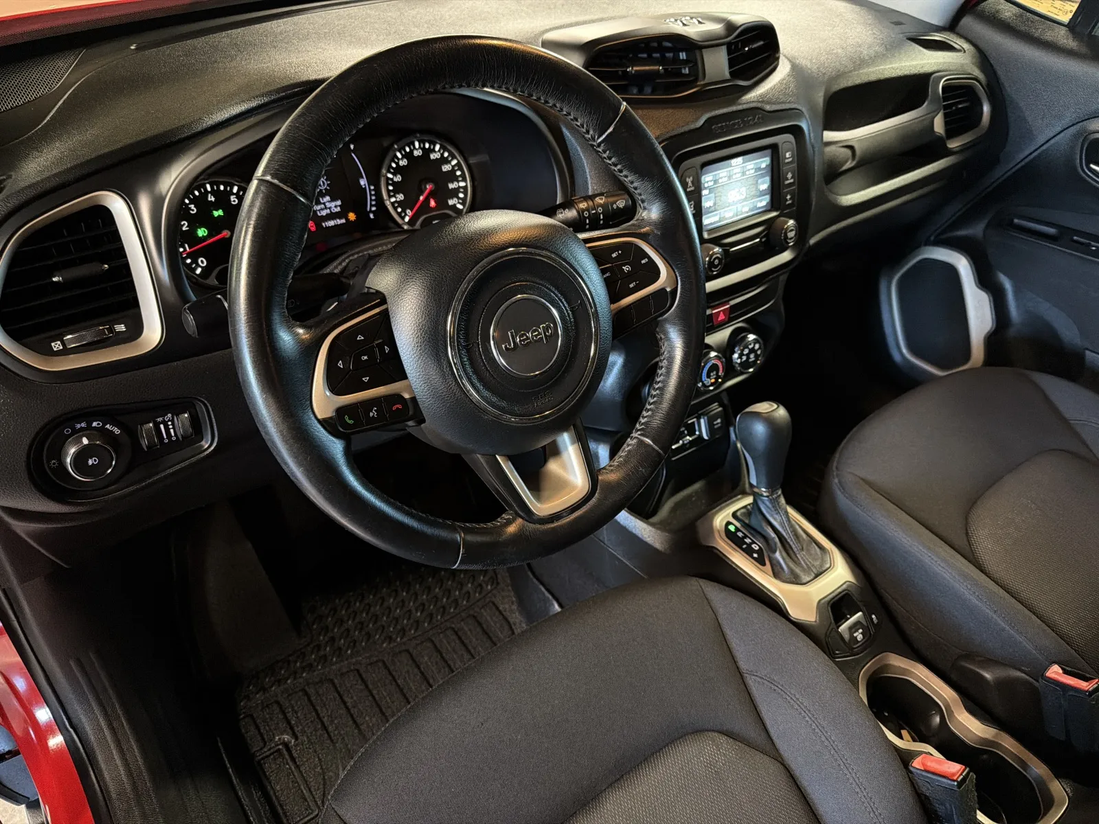 Jeep Renegade photo 22