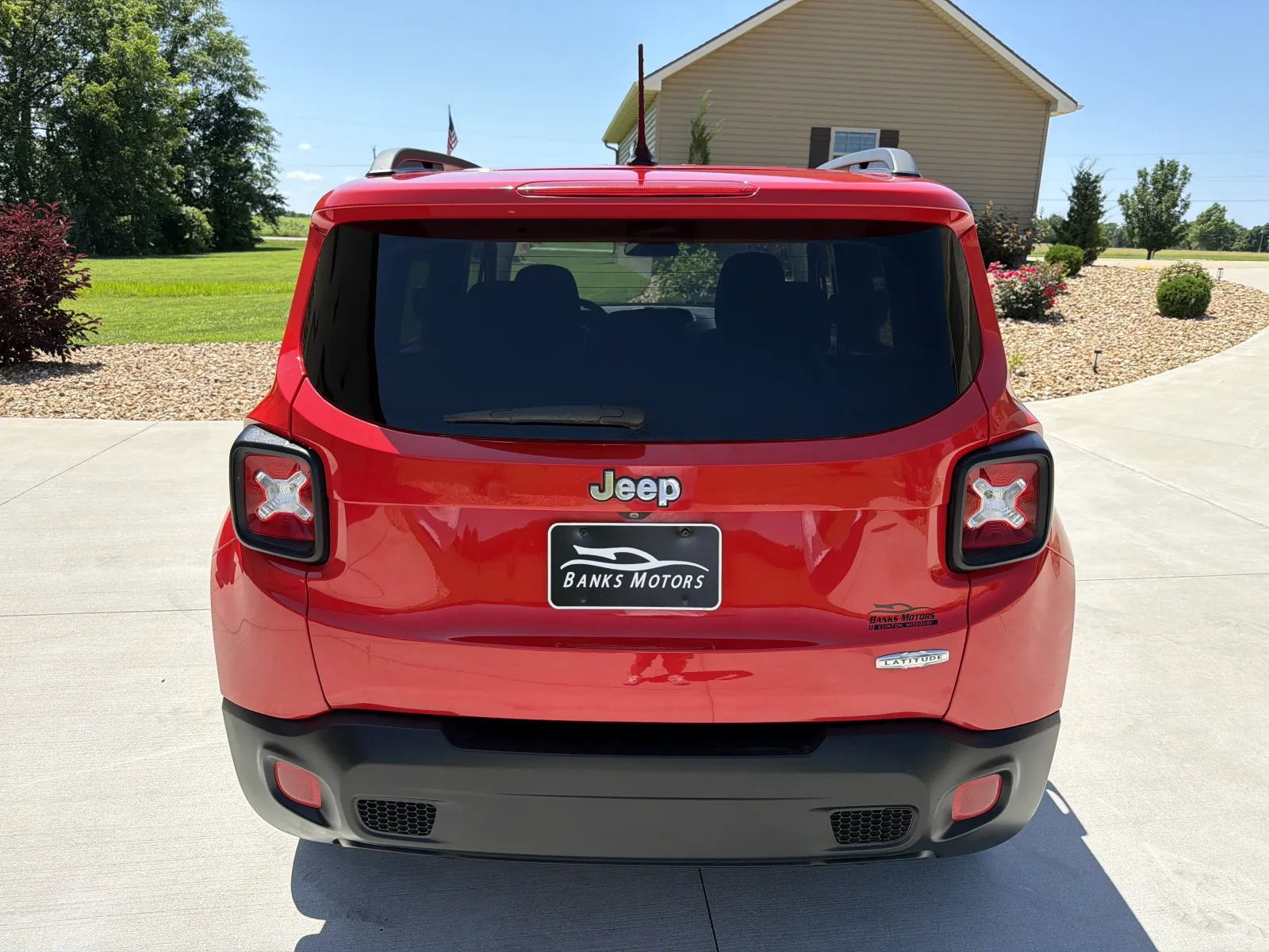 More photos of 2017 Jeep Renegade Latitude Sport Utility 4D at Banks Motors LLC, MO