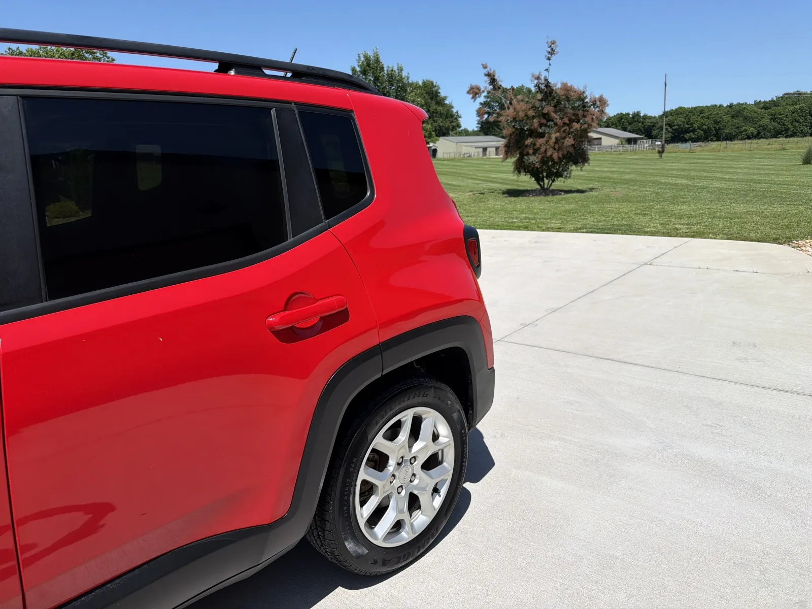 Jeep Renegade photo 11