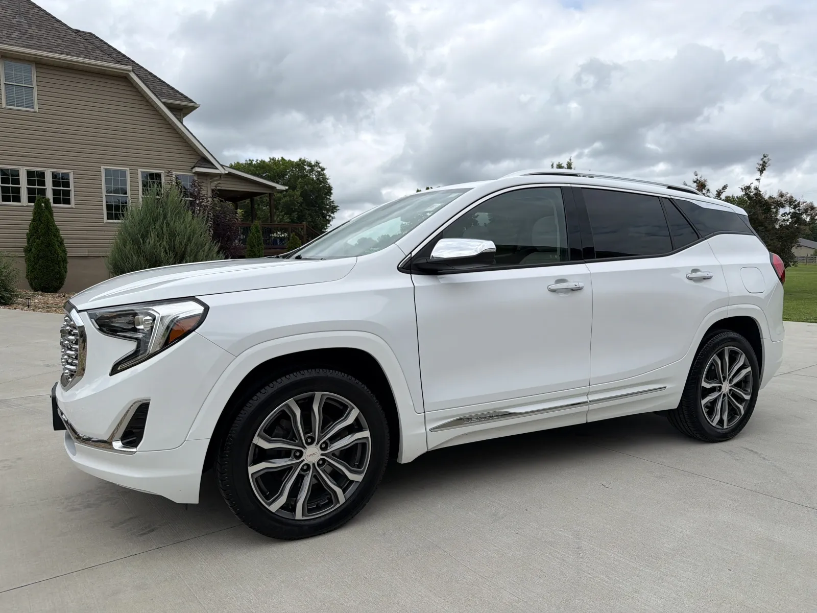 White 2019 GMC Terrain Denali Sport Utility 4D for sale in Clinton, MO