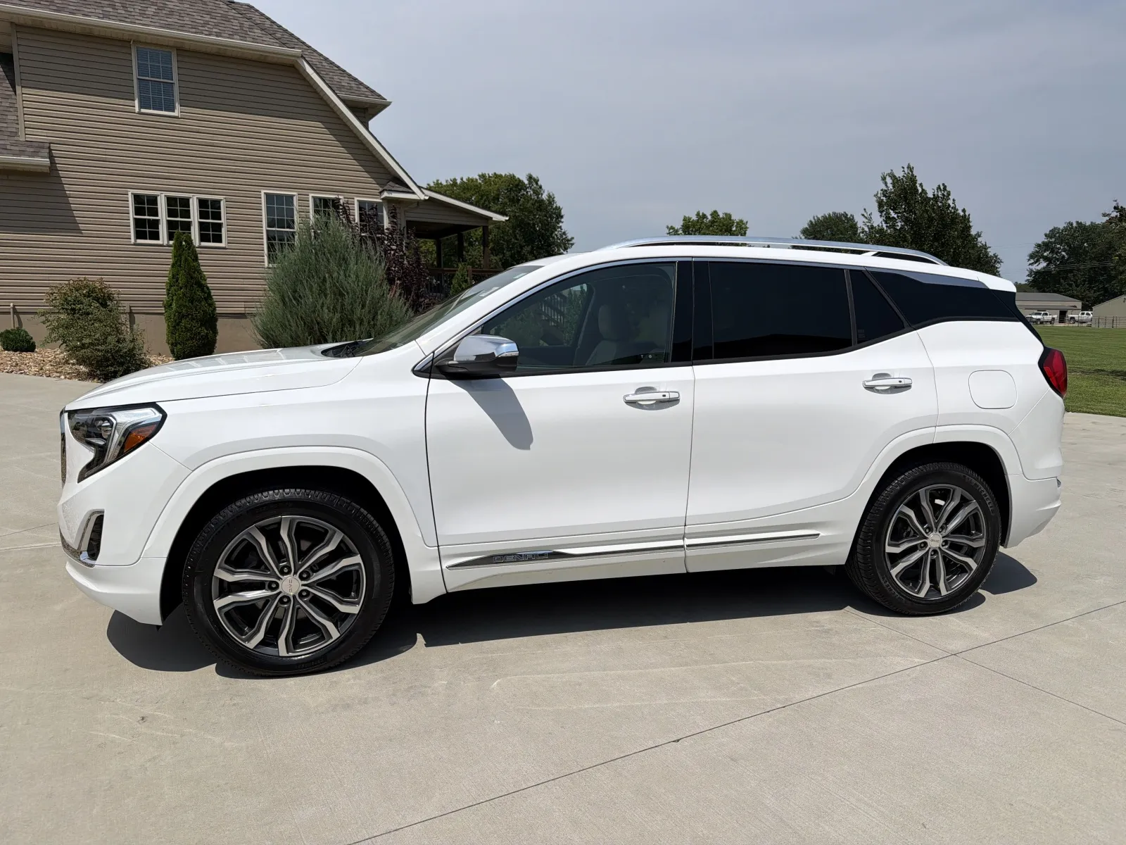 Photos of 2019 GMC Terrain Denali Sport Utility 4D for sale in Clinton, MO at Banks Motors LLC
