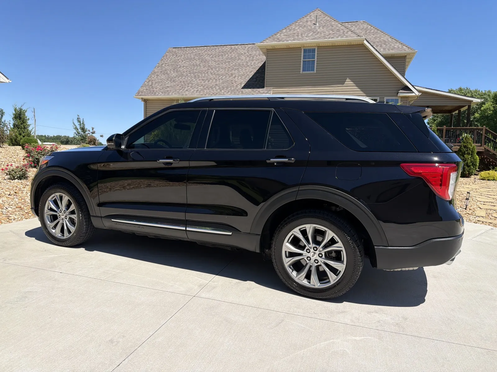 Another view of 2021 Ford Explorer Limited Sport Utility 4D for sale in Clinton, MO at Banks Motors LLC