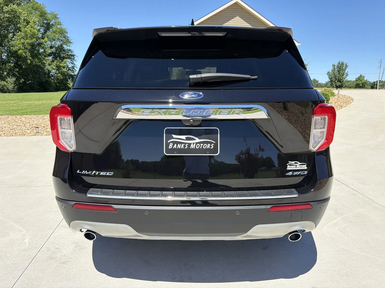 More photos of 2021 Ford Explorer Limited Sport Utility 4D at Banks Motors LLC, MO