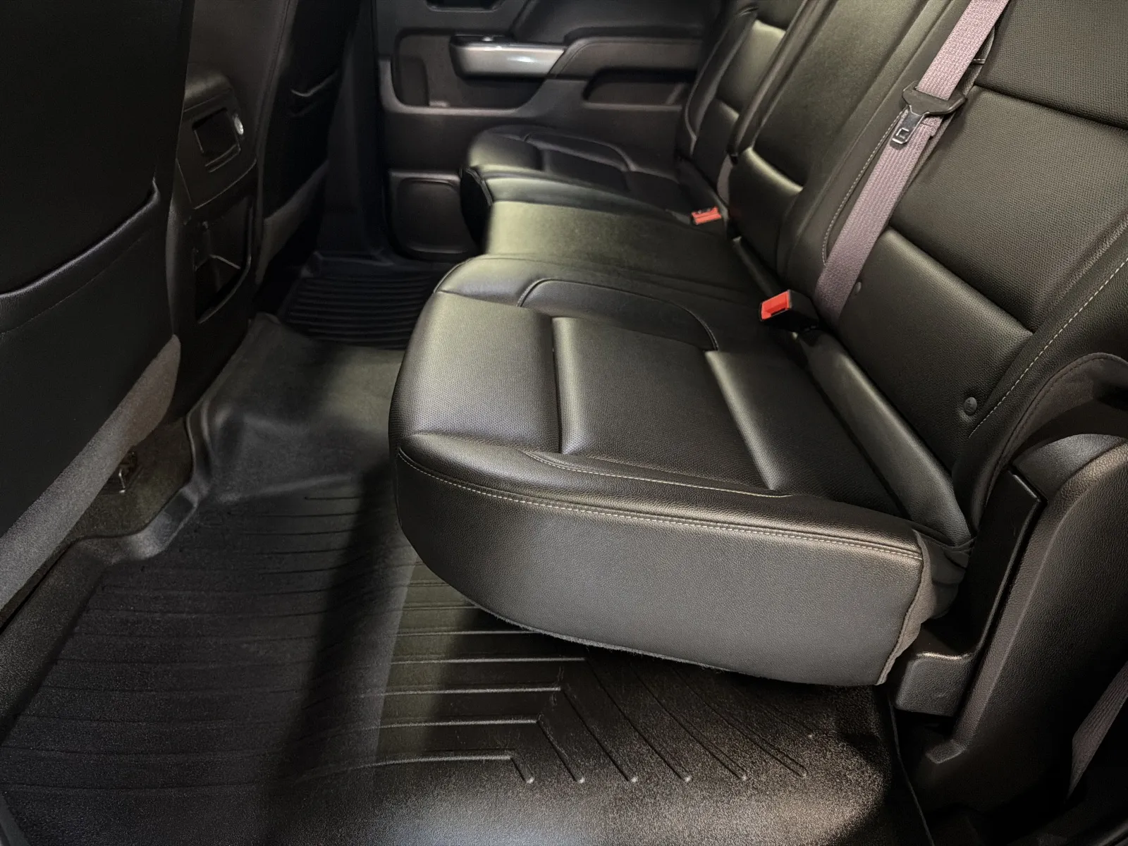 Chevrolet Silverado photo 28