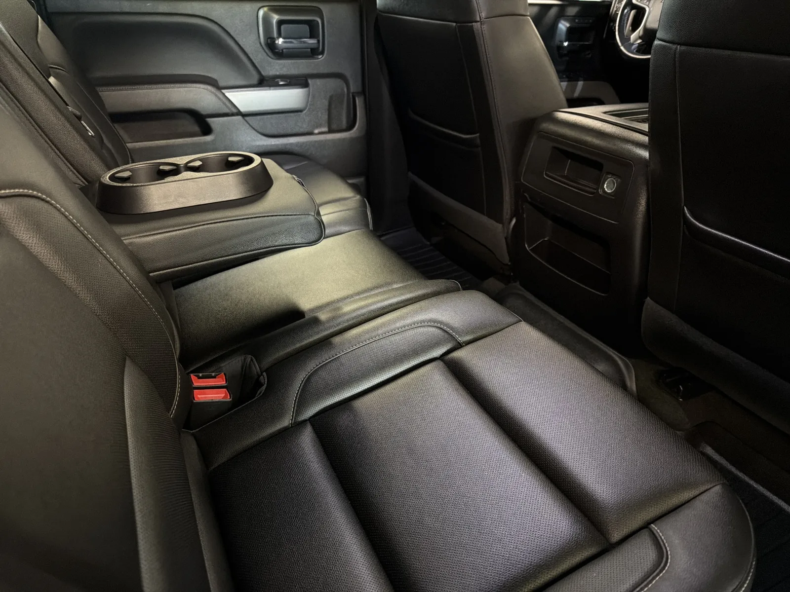 Chevrolet Silverado photo 22