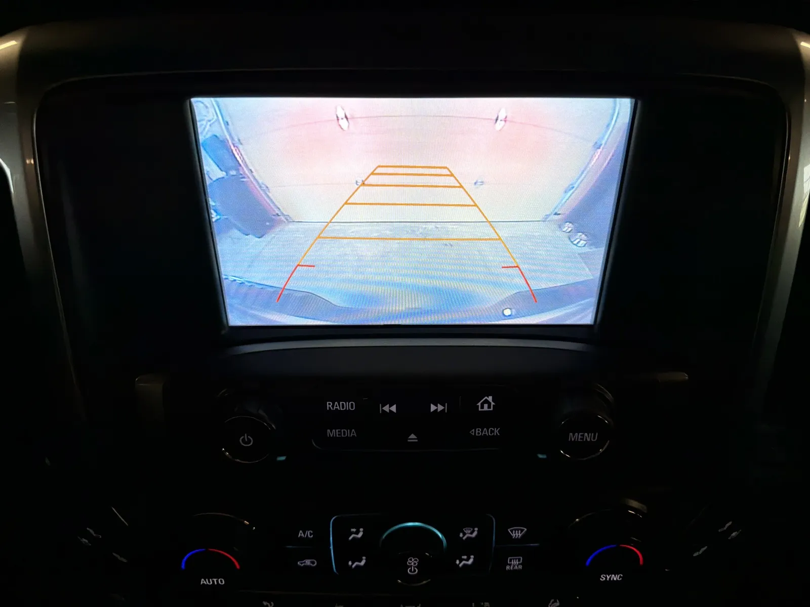 Chevrolet Silverado photo 20