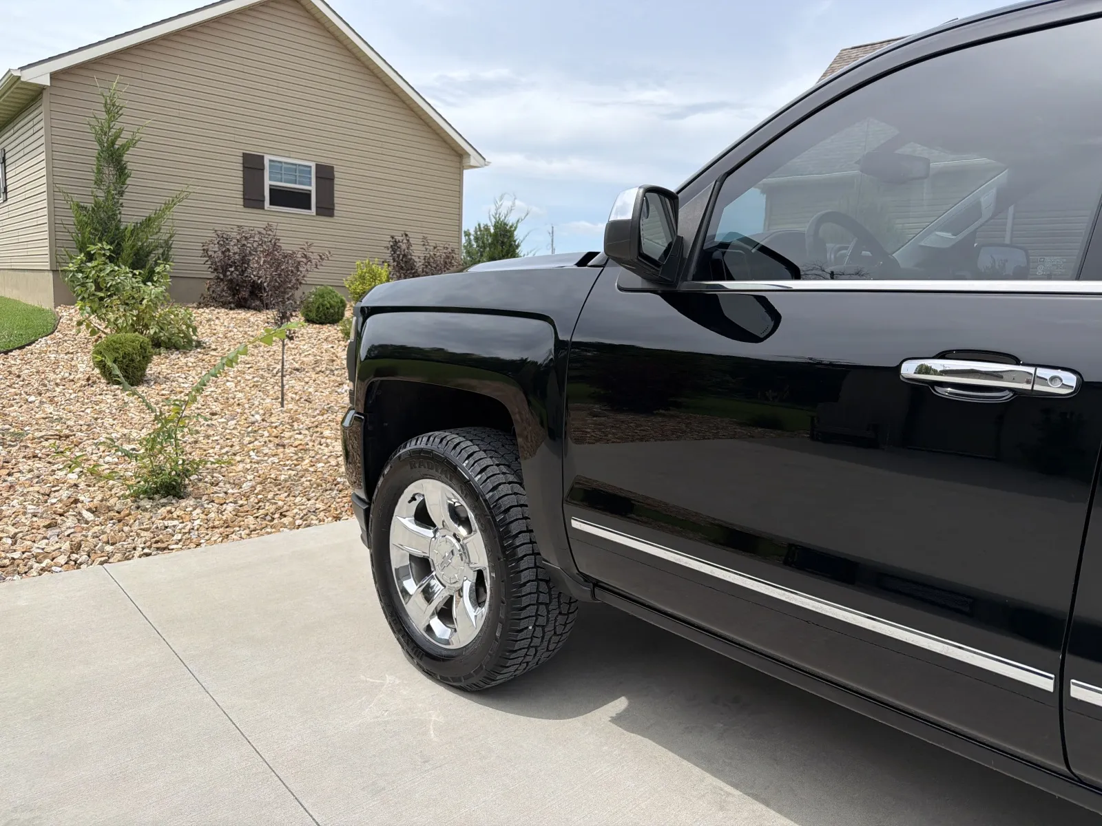 Chevrolet Silverado photo 9