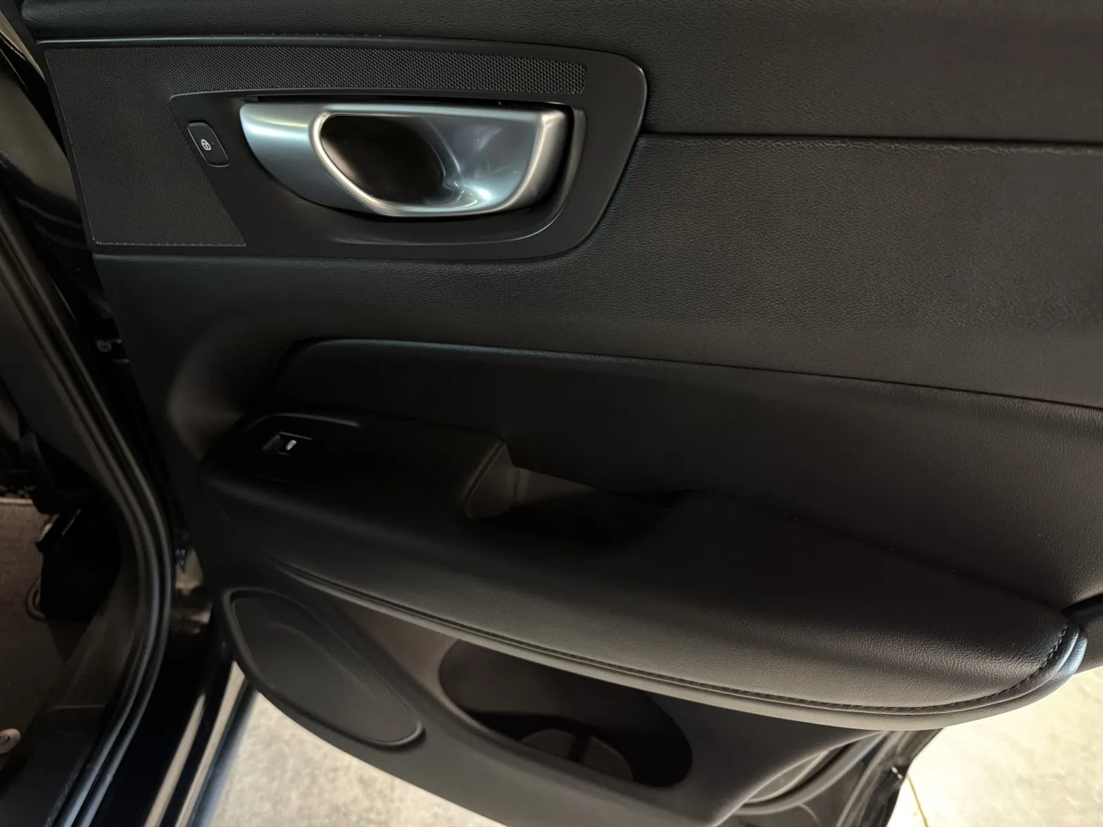 Volvo XC60 photo 49
