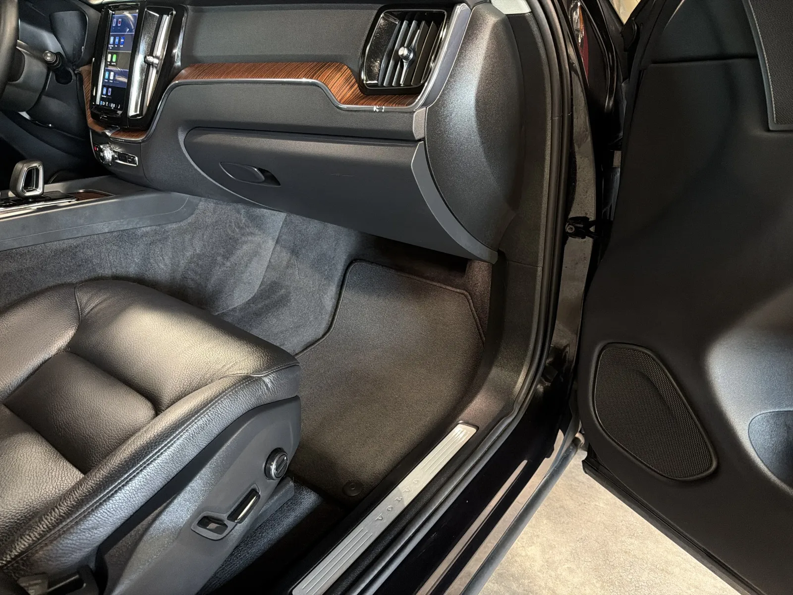 Volvo XC60 photo 15