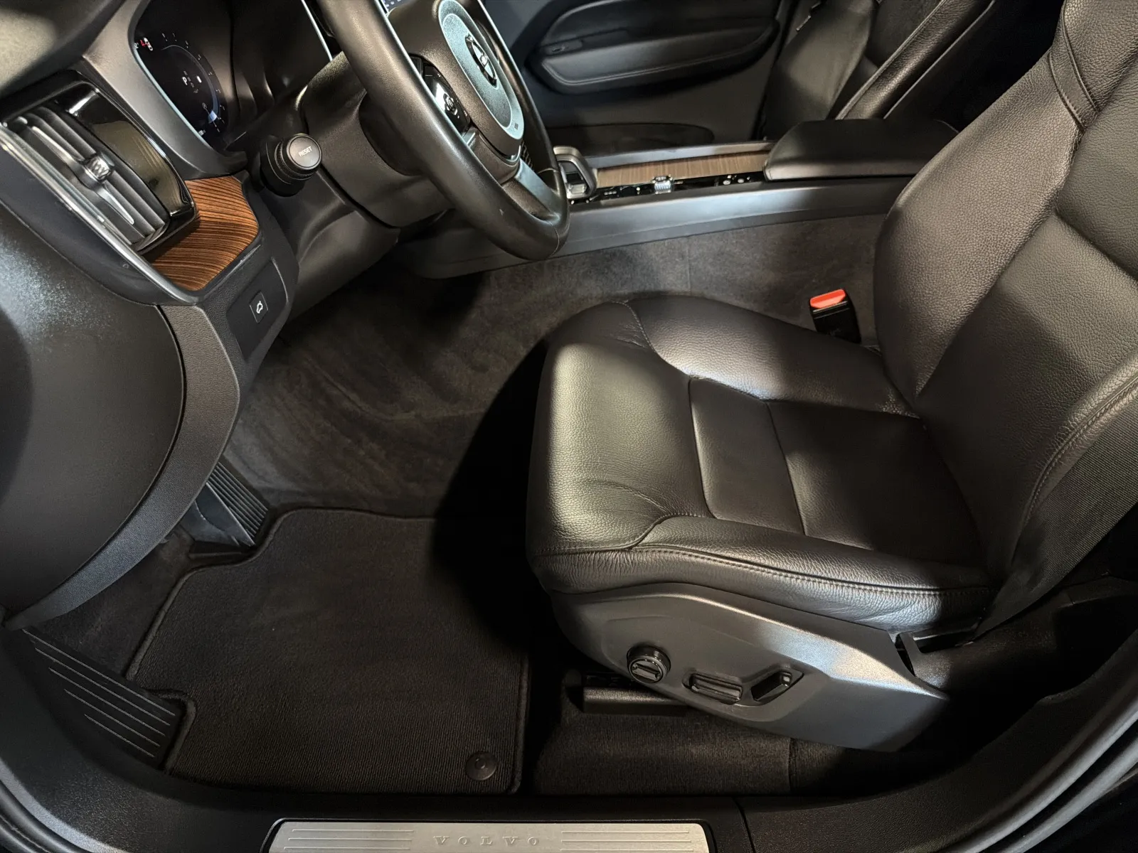 Volvo XC60 photo 46