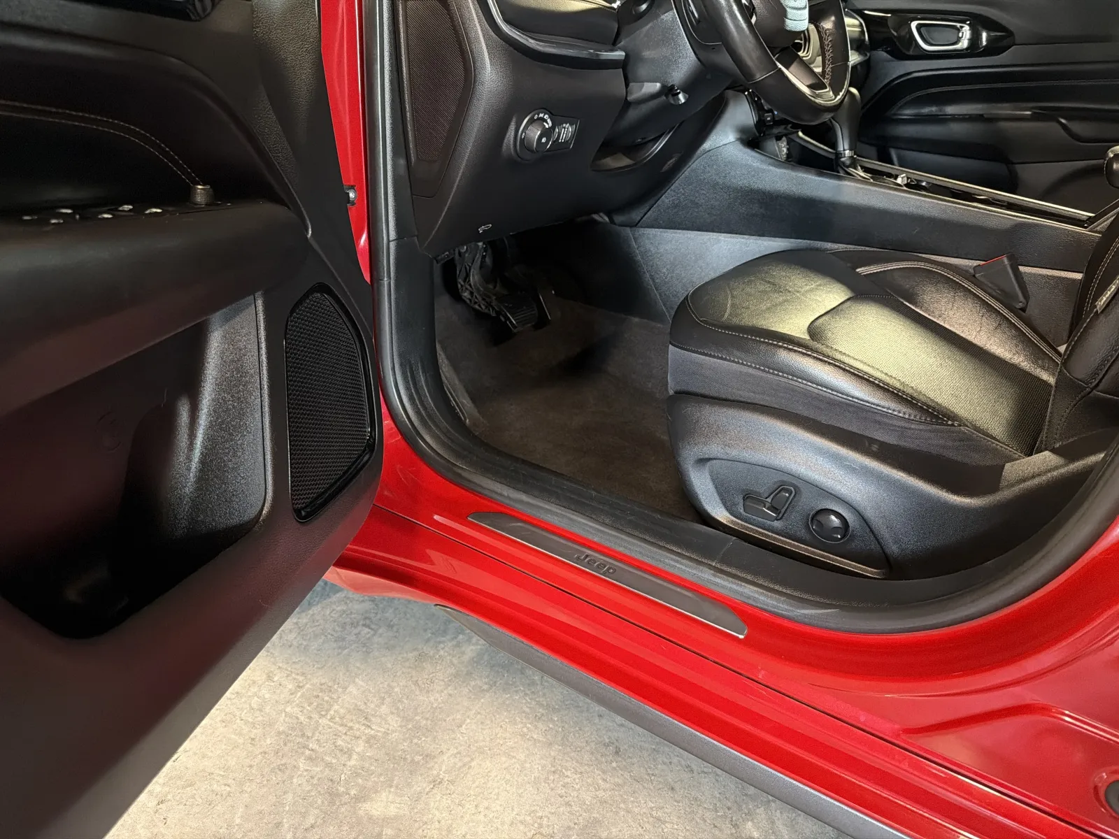 Jeep Compass photo 14