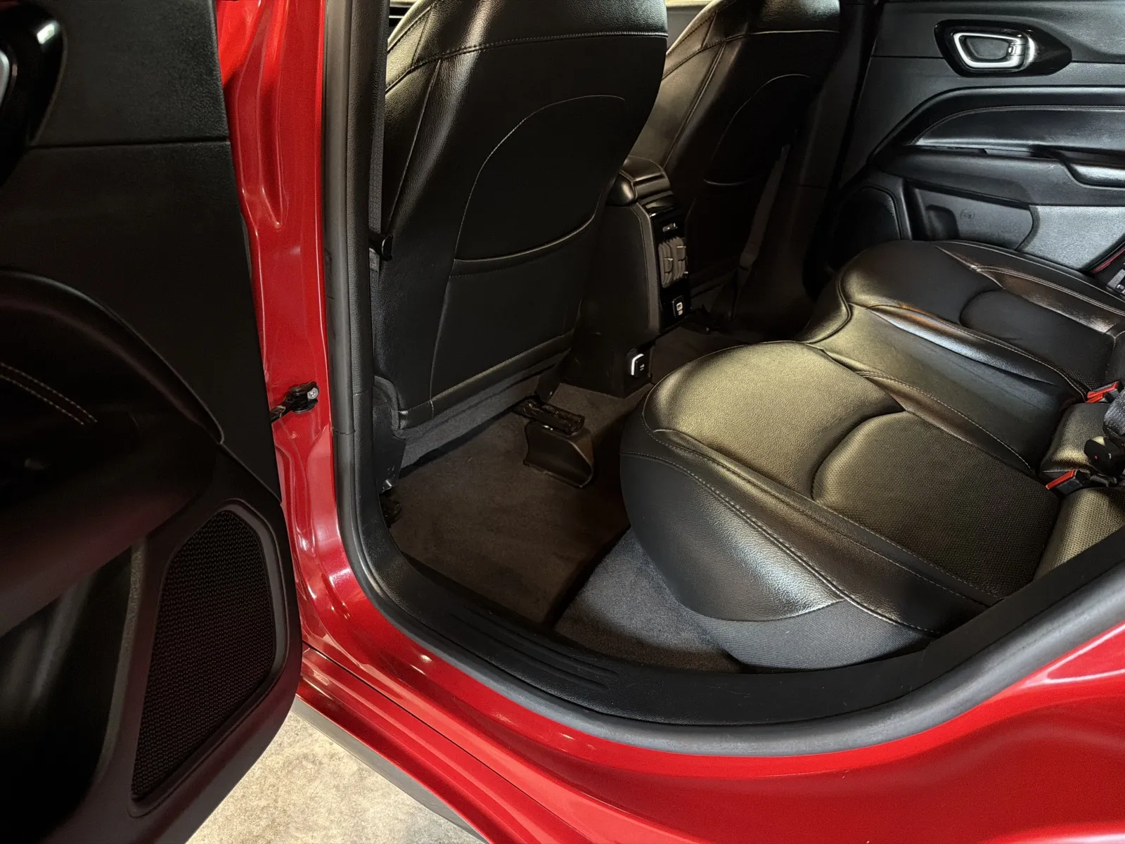 Jeep Compass photo 30