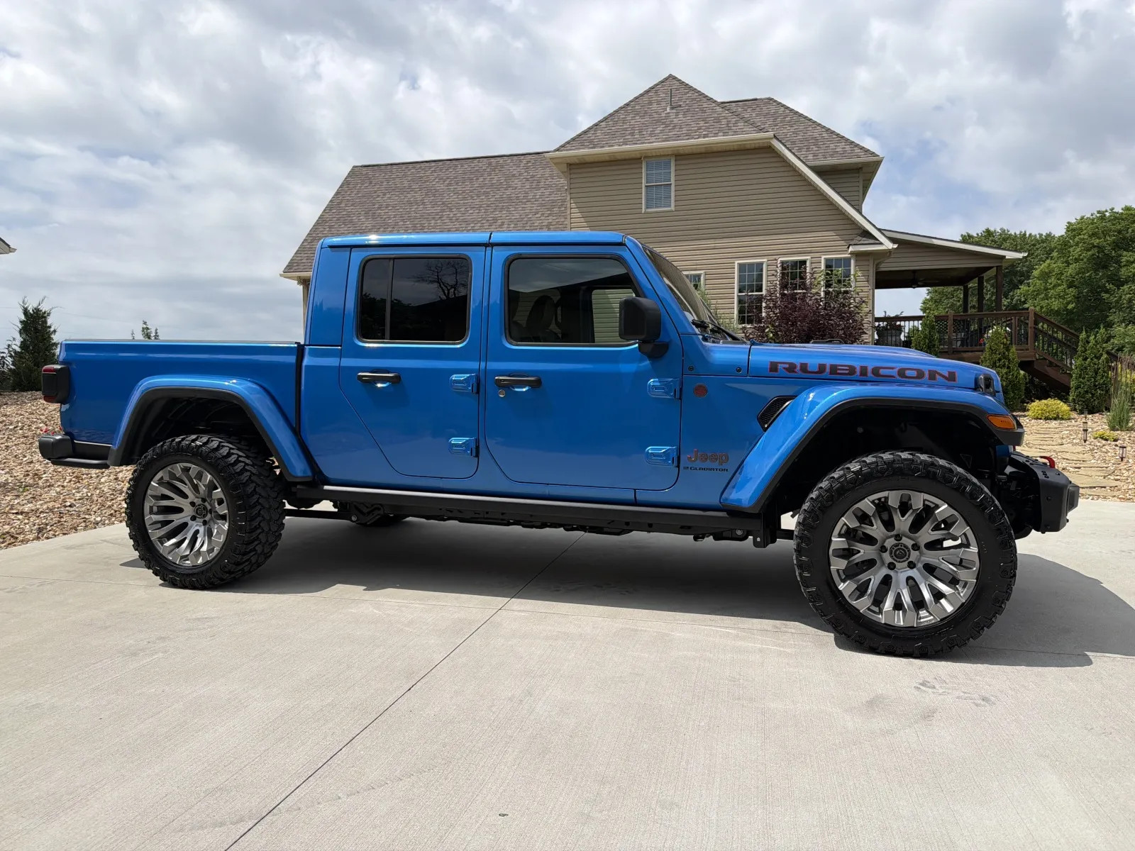 More photos of 2024 Jeep Gladiator Rubicon X Pickup 4D 5 ft at Banks Motors LLC, MO