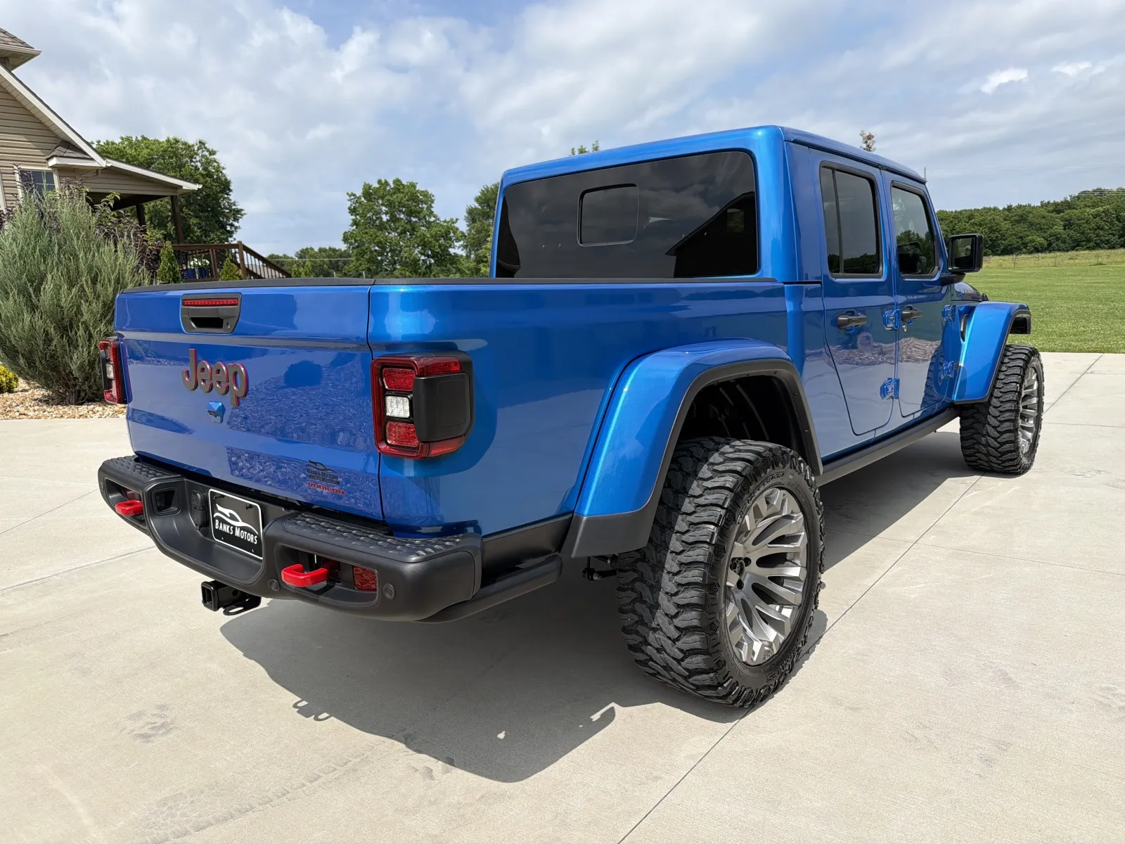More photos of 2024 Jeep Gladiator Rubicon X Pickup 4D 5 ft at Banks Motors LLC, MO