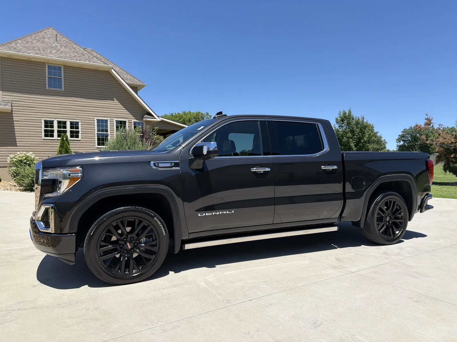 Black 2020 GMC Sierra 1500 Crew Cab Denali Pickup 4D 5 3/4 ft for sale in Clinton, MO