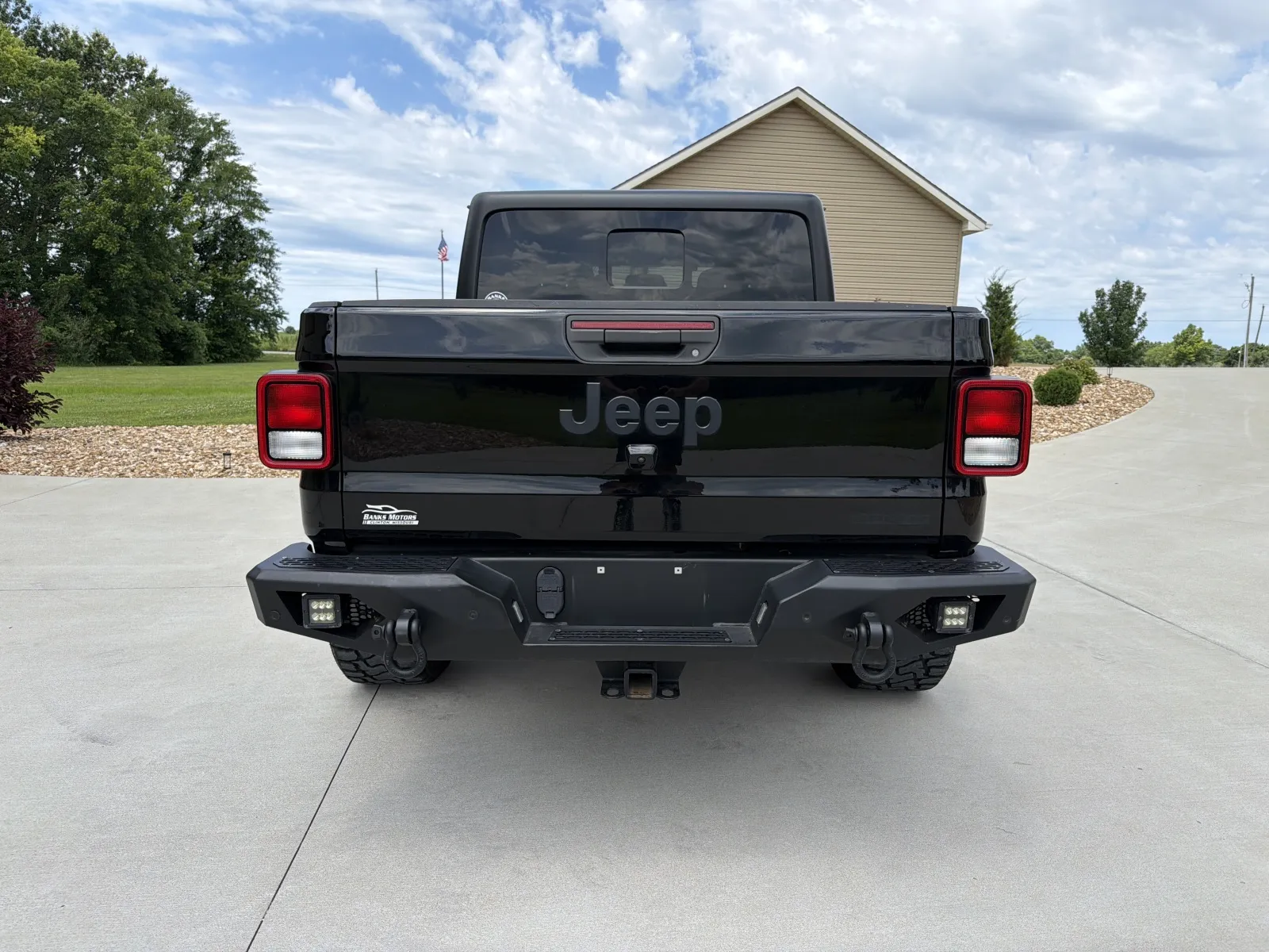 More photos of 2020 Jeep Gladiator Sport S Pickup 4D 5 ft at Banks Motors LLC, MO