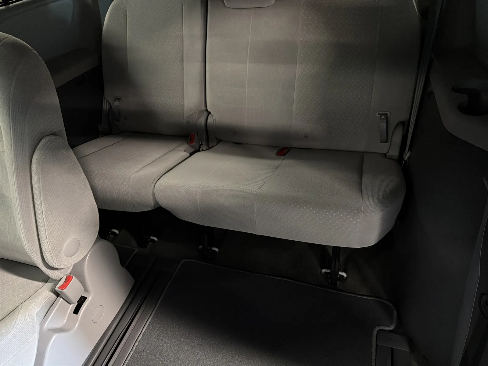Toyota Sienna photo 66