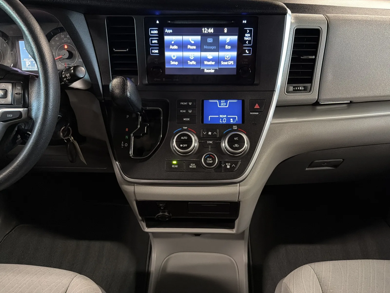 Toyota Sienna photo 60