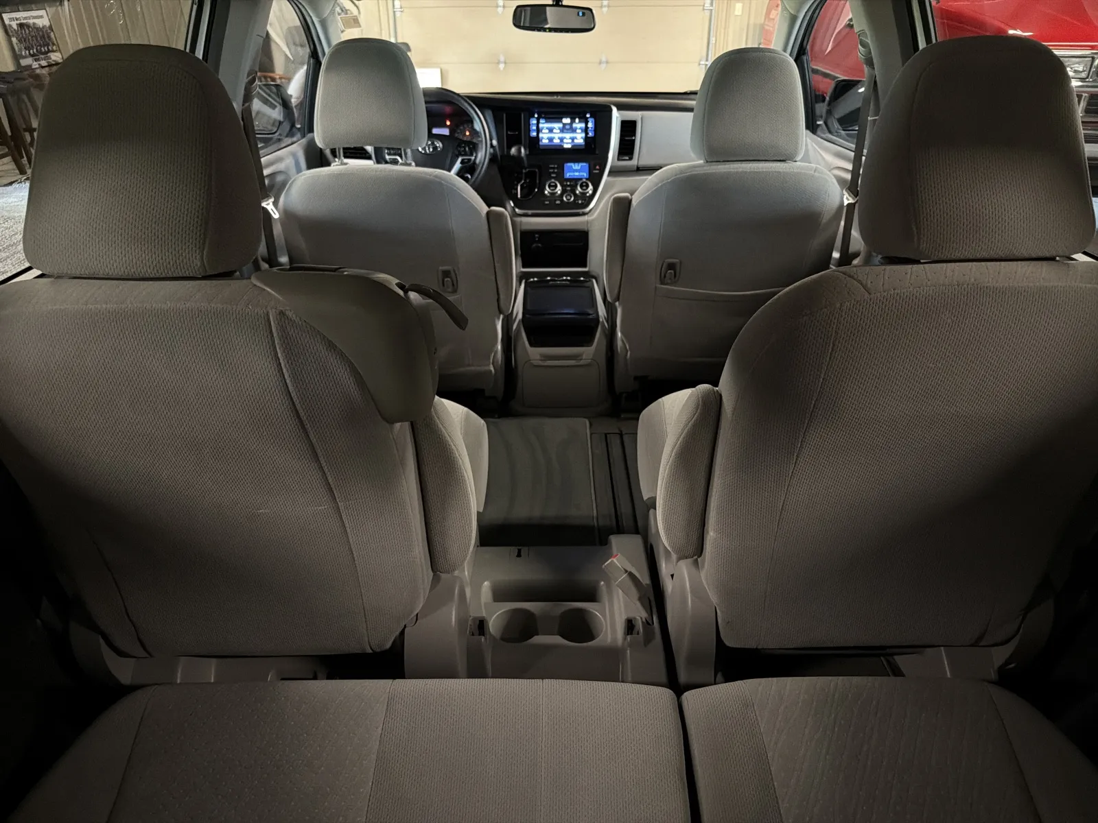Toyota Sienna photo 22