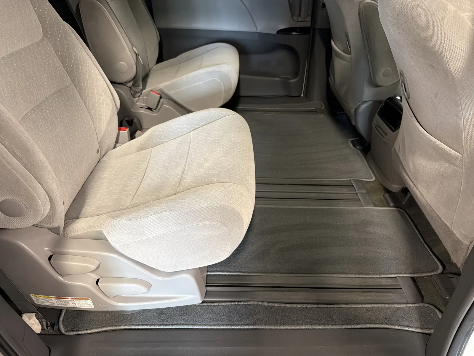 Toyota Sienna photo 19
