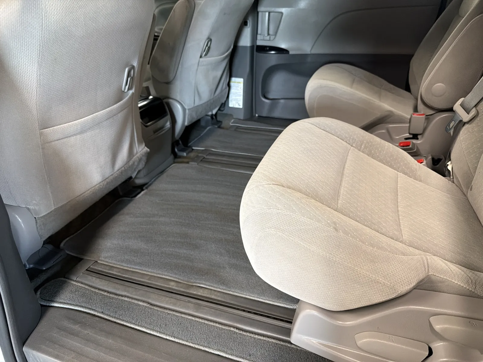 Toyota Sienna photo 30