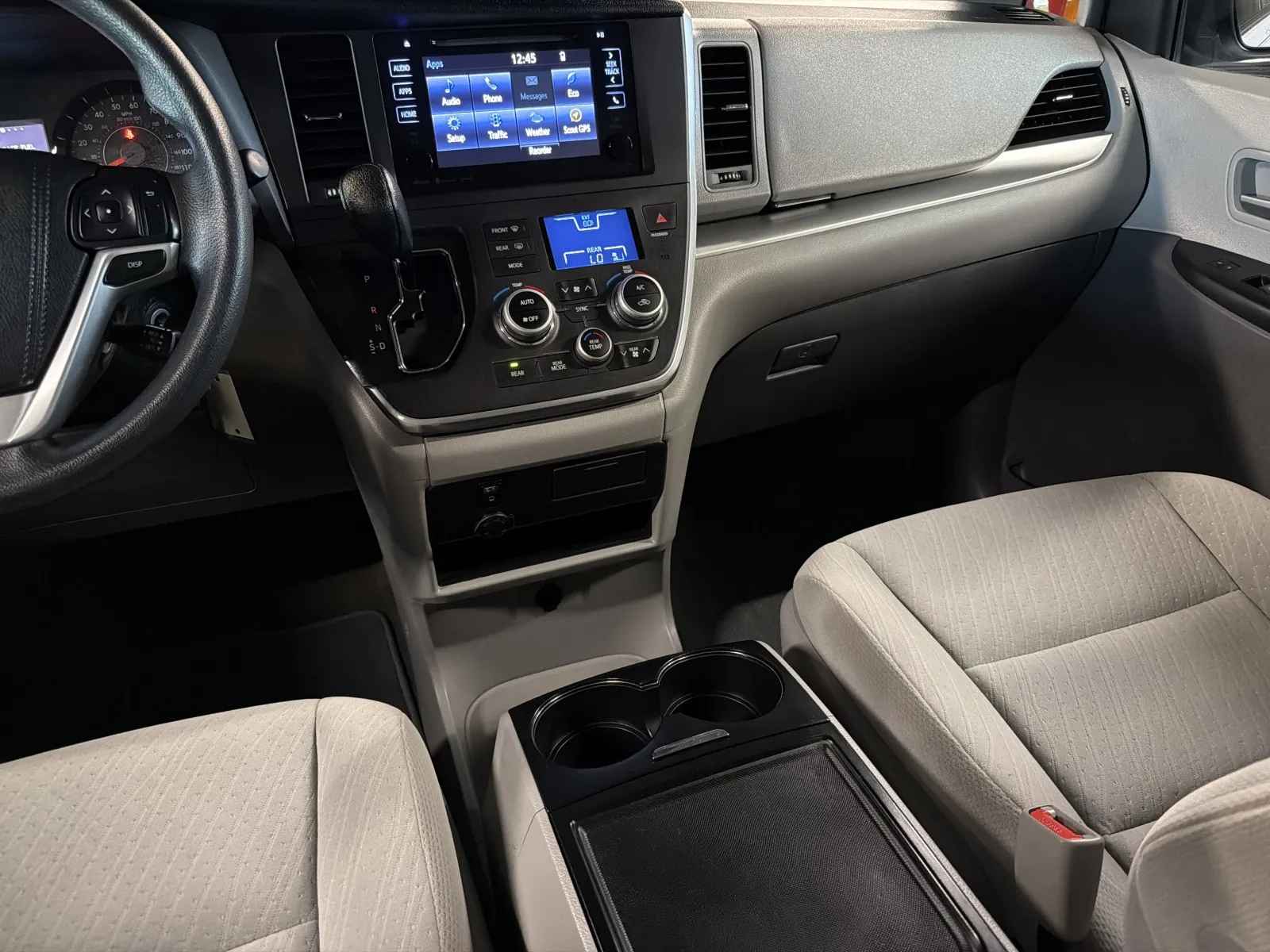 Toyota Sienna photo 37