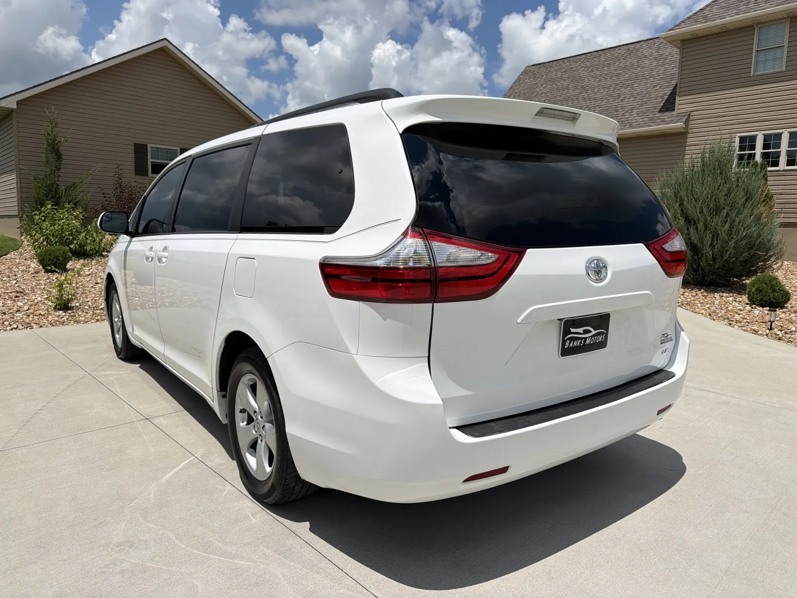 Another view of 2017 Toyota Sienna LE Minivan 4D for sale in Clinton, MO at Banks Motors LLC