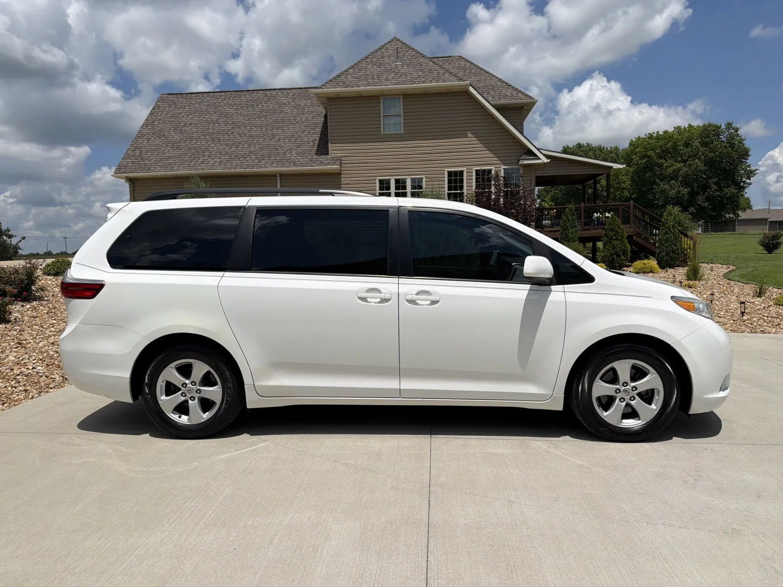 Toyota Sienna photo 6