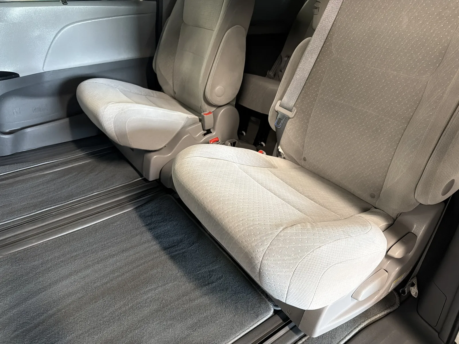 Toyota Sienna photo 54