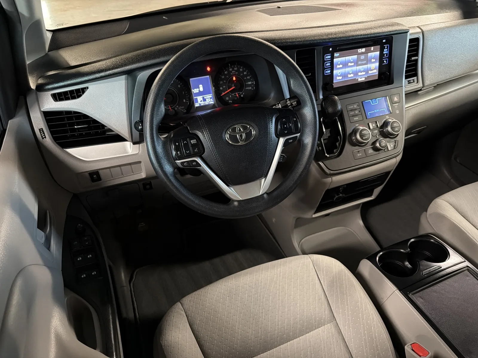 Toyota Sienna photo 48