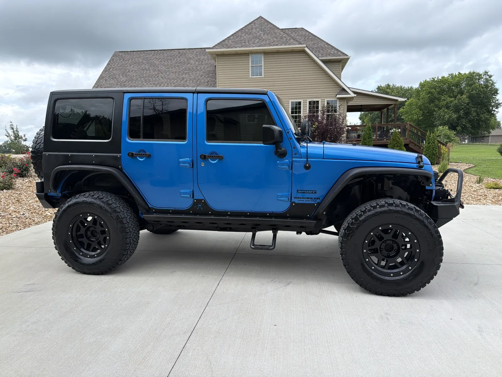 More photos of 2016 Jeep Wrangler Unlimited Sport S Sport Utility 4D at Banks Motors LLC, MO