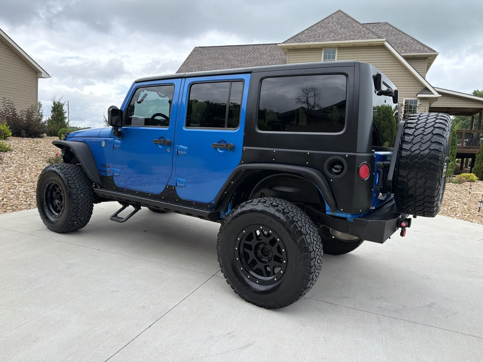 Photos of 2016 Jeep Wrangler Unlimited Sport S Sport Utility 4D for sale in Clinton, MO at Banks Motors LLC