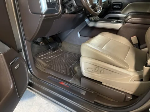 More photos of 2014 Chevrolet Silverado 1500 Crew Cab Z71 LTZ Pickup 4D 5 3/4 ft at Banks Motors LLC, MO
