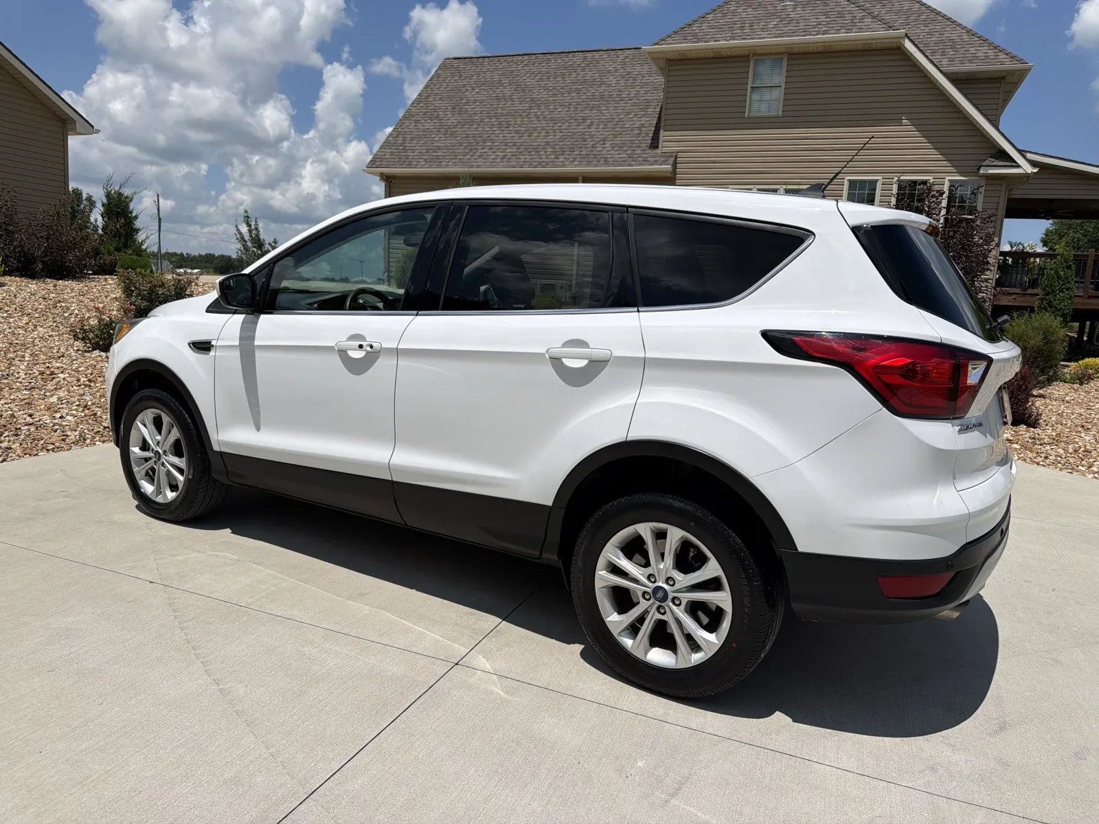 More photos of 2019 Ford Escape SE Sport Utility 4D at Banks Motors LLC, MO