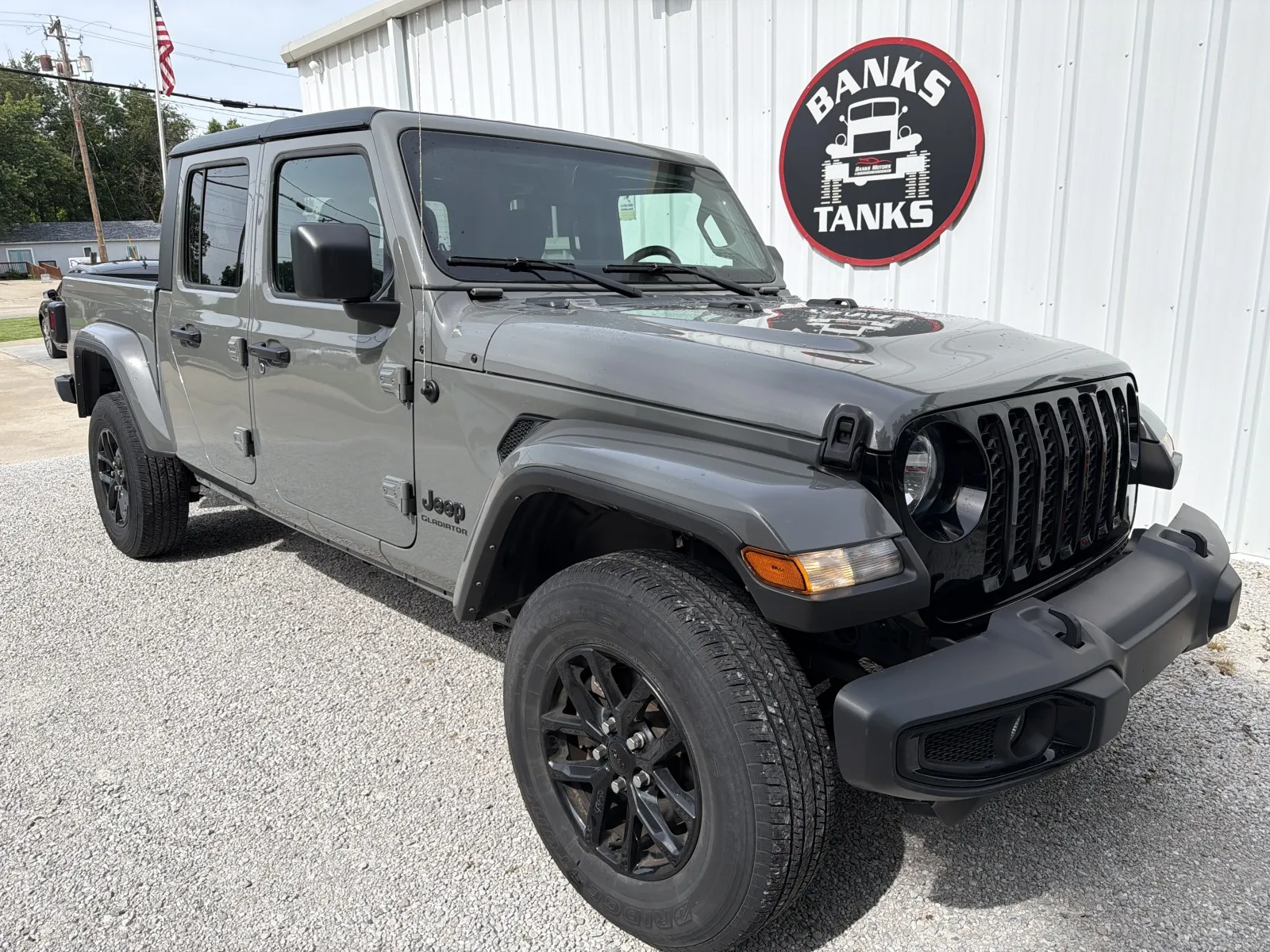 Gray 2022 Jeep Gladiator Sport Altitude Pickup 4D 5 ft for sale in Clinton, MO