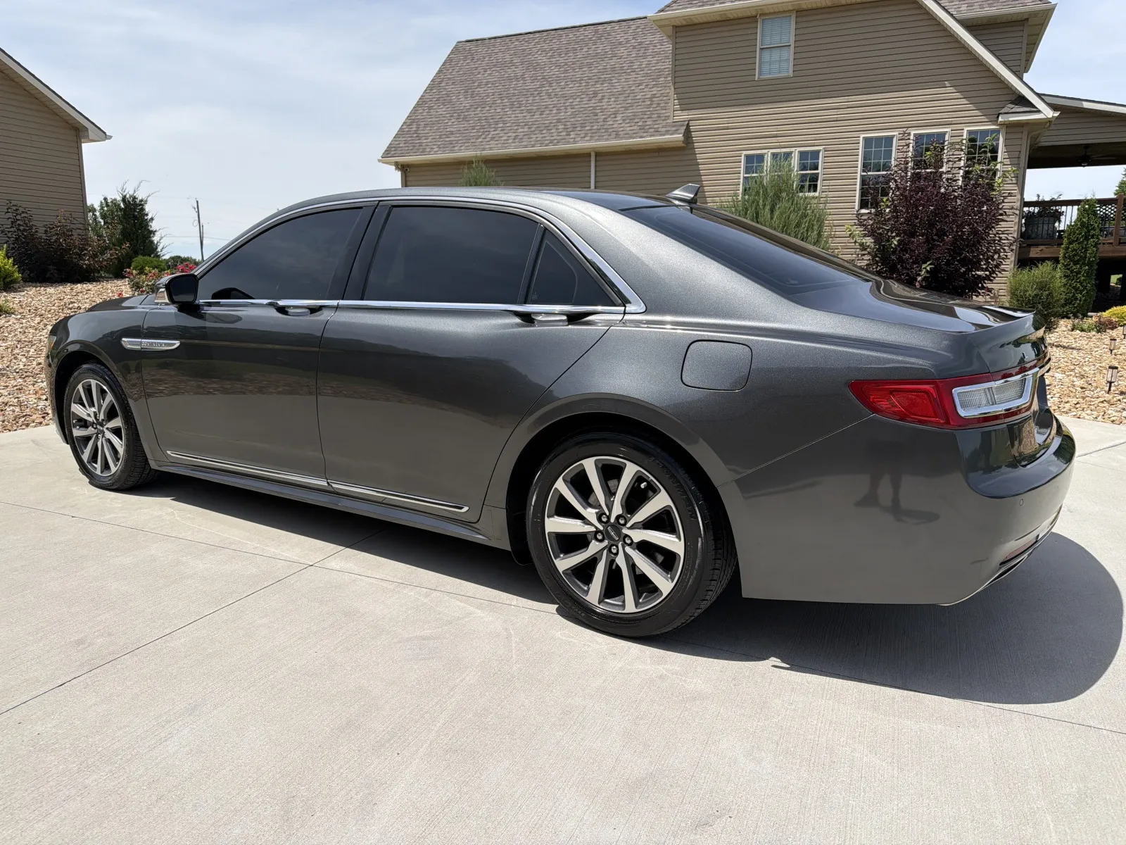 More photos of 2019 Lincoln Continental Sedan 4D at Banks Motors LLC, MO