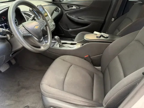 More photos of 2020 Chevrolet Malibu LT Sedan 4D at Banks Motors LLC, MO