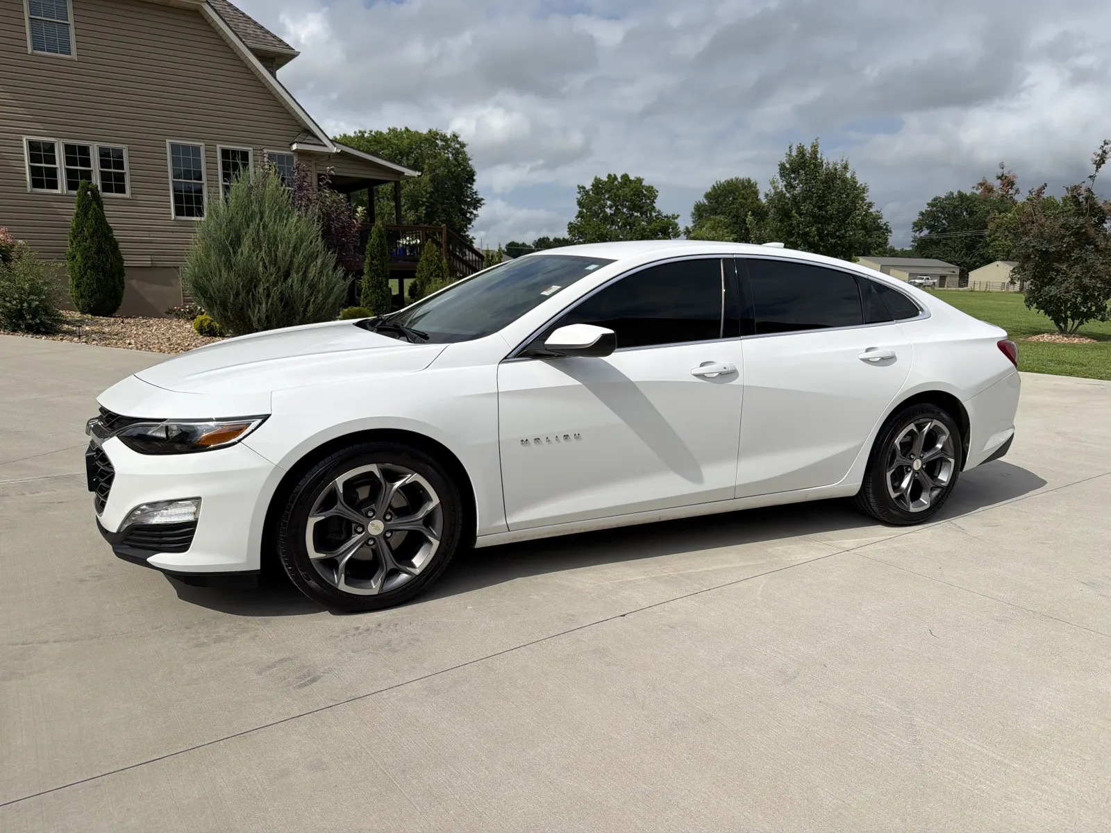 Photos of 2020 Chevrolet Malibu LT Sedan 4D for sale in Clinton, MO at Banks Motors LLC