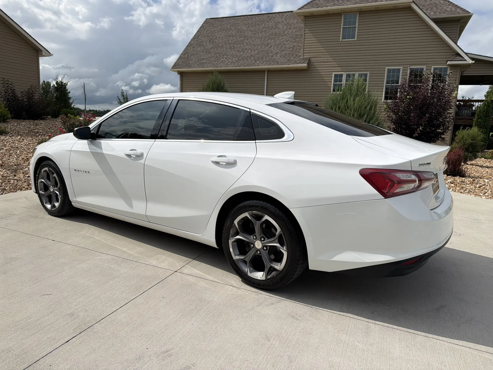 More photos of 2020 Chevrolet Malibu LT Sedan 4D at Banks Motors LLC, MO