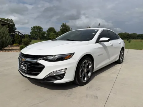 White 2020 Chevrolet Malibu LT Sedan 4D for sale in Clinton, MO
