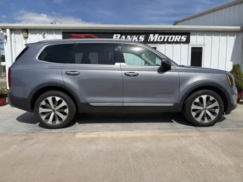 Gray 2021 Kia Telluride S Sport Utility 4D for sale in Clinton, MO
