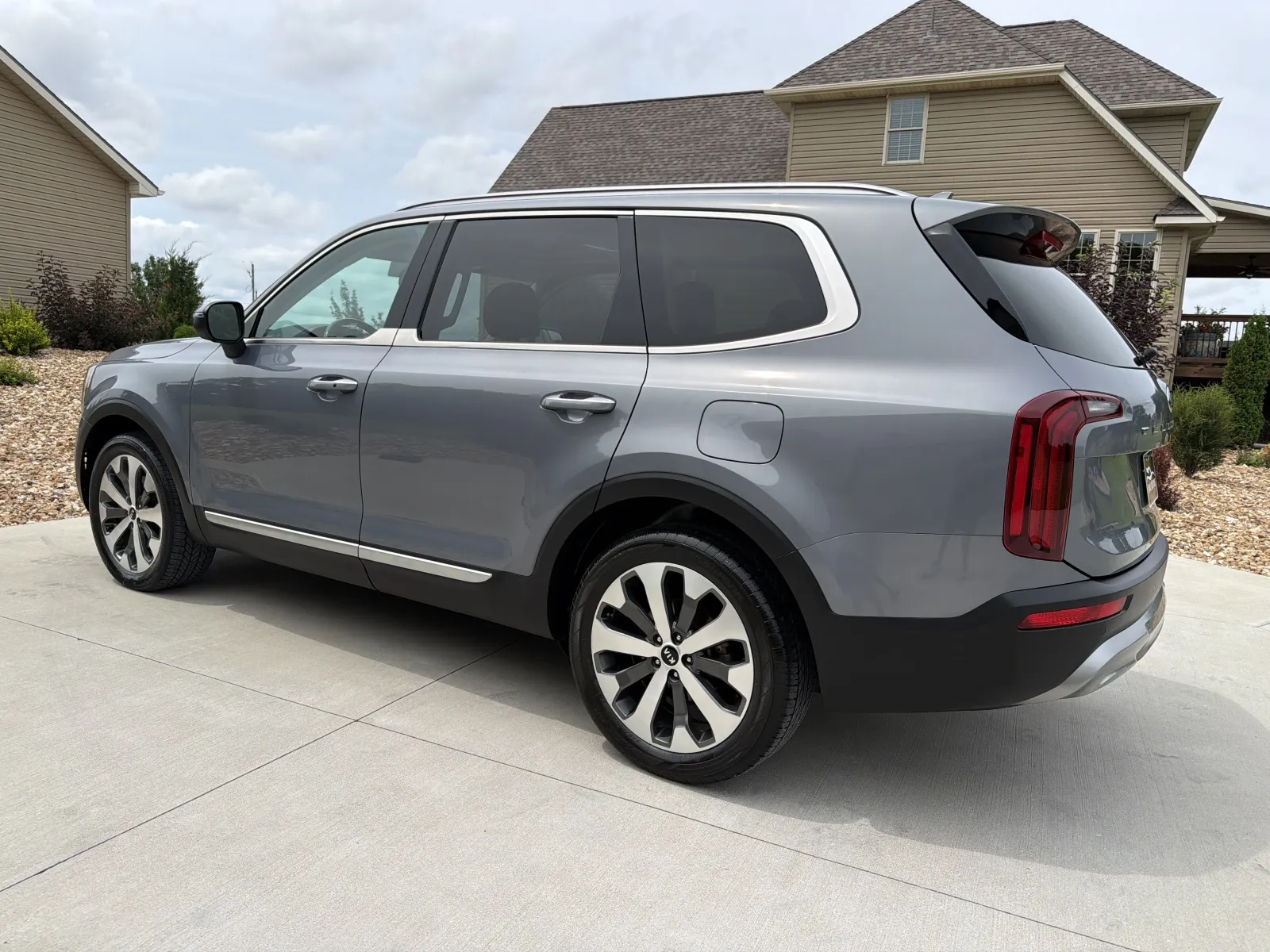 Another view of 2021 Kia Telluride S Sport Utility 4D for sale in Clinton, MO at Banks Motors LLC