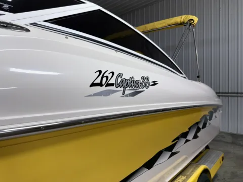 More photos of 2003 Rinker 262 SS Captiva at Banks Motors LLC, MO