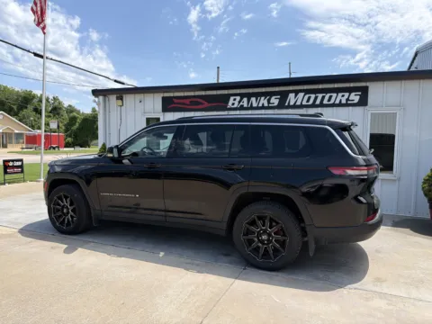 Photos of 2022 Jeep Grand Cherokee L Limited Sport Utility 4D for sale in Clinton, MO at Banks Motors LLC