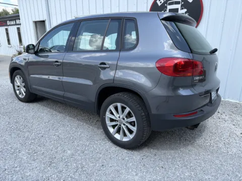 Another view of 2017 Volkswagen Tiguan Limited 2.0T 4Motion Sport Utility 4D for sale in Clinton, MO at Banks Motors LLC